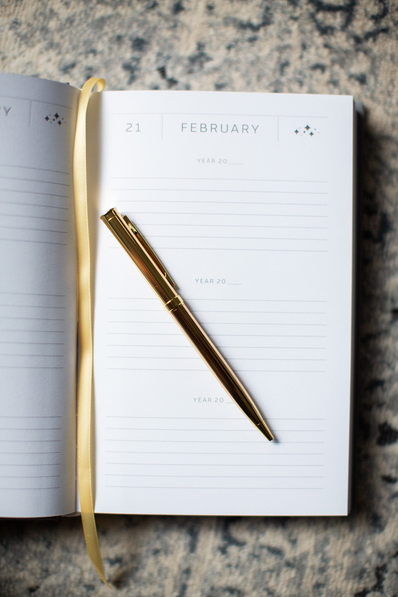 A Three-Year Journal For Mothers. Helping you find the joy in Motherhood. A journal for moms who want to see the good in every day. Helping overwhelmed, busy moms. Created by Rachel Nielson of 3 in 30 Podcast. Motherhood Journal.  Gratitude Journal. Flecks of Gold.