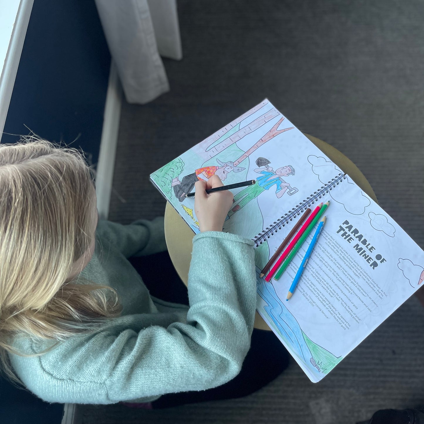 Flecks of Gold Journal for KIDS!  A printable to help teach your children to look for the good, the positive, the GOLD in their lives.  Full year printable with coloring pages included.  Created by Rachel Nielson- host of the 3 in 30 Takeaways for Moms Podcast.