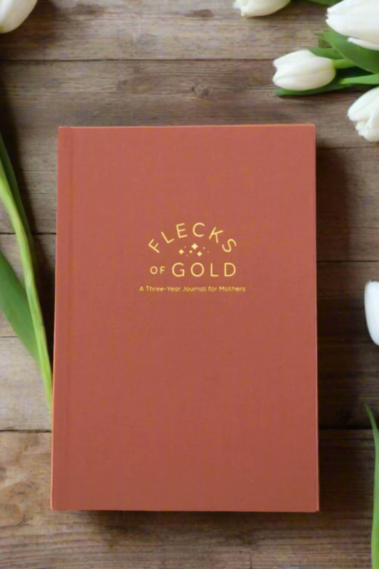 Teracotta Linen Flecks of Gold Journal with gold embossing. Love Your Motherhood.  A Three-Year Journal For Mothers. Helping you find the joy in Motherhood. A journal for moms who want to see the good in every day. Helping overwhelmed, busy moms. Created by Rachel Nielson of 3 in 30 Podcast.  Motherhood Journal.  Three-year journal. Gratitude Journal.